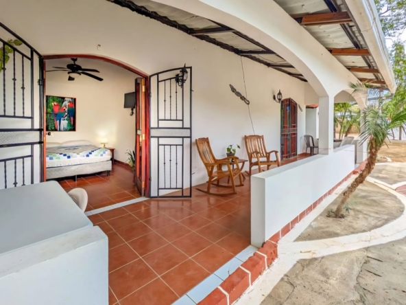 MultiUnit Investment- outside-Casa Blanca