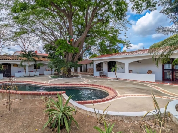 MultiUnit Investment-pool area- Casa Blanca