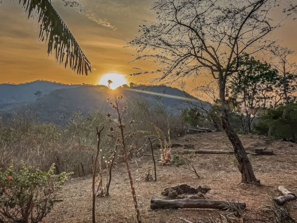 Duplex-Near-Town-Sunsent-View-Horizonte-Nica