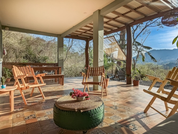 Duplex-Near-Town-Terrace-Angle-View-Horizonte-Nica