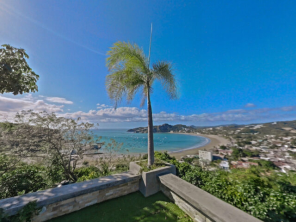 Luxury-Home-Overlooking-The-Bay26-720x480