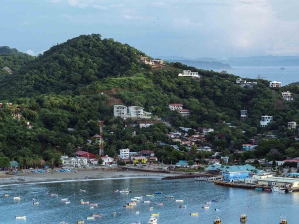 Bahia-de-San-Juan-del-Sur-Nicaragua-Briasas-del-Pacifico