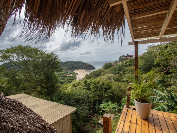 vintange_surf_club_balcony_view_hortizonte_nica