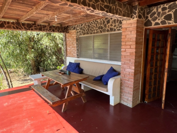 Rustic-House-Horizonte-Nica-19