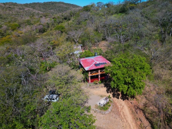 Rustic-House-Horizonte-Nica-5