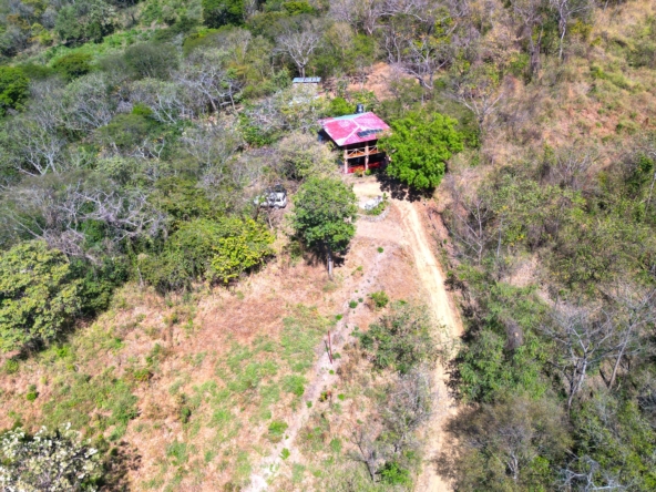 Rustic-House-Horizonte-Nica-9