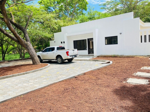 Casa B4- Frente-Horizonte-Nica-Real-Estate-1