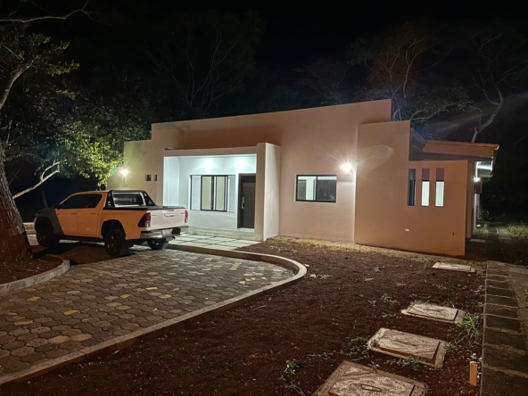 Casa B4- Frente-Horizonte-Nica-Real-Estate-2