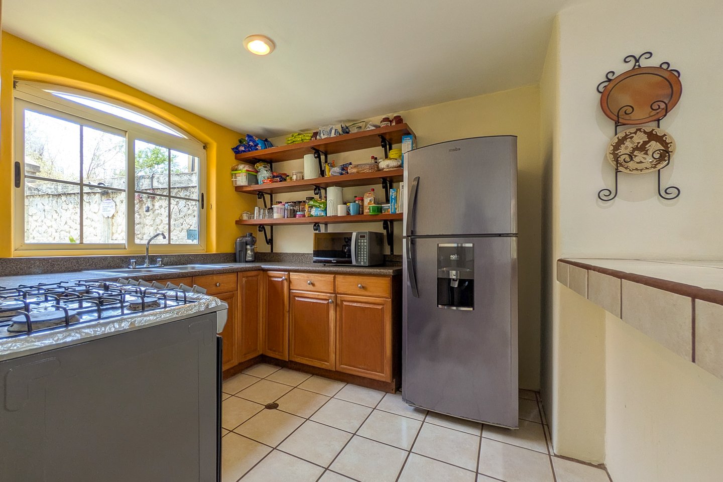 san-juan-del-sur-end-unit-condo-kitchen