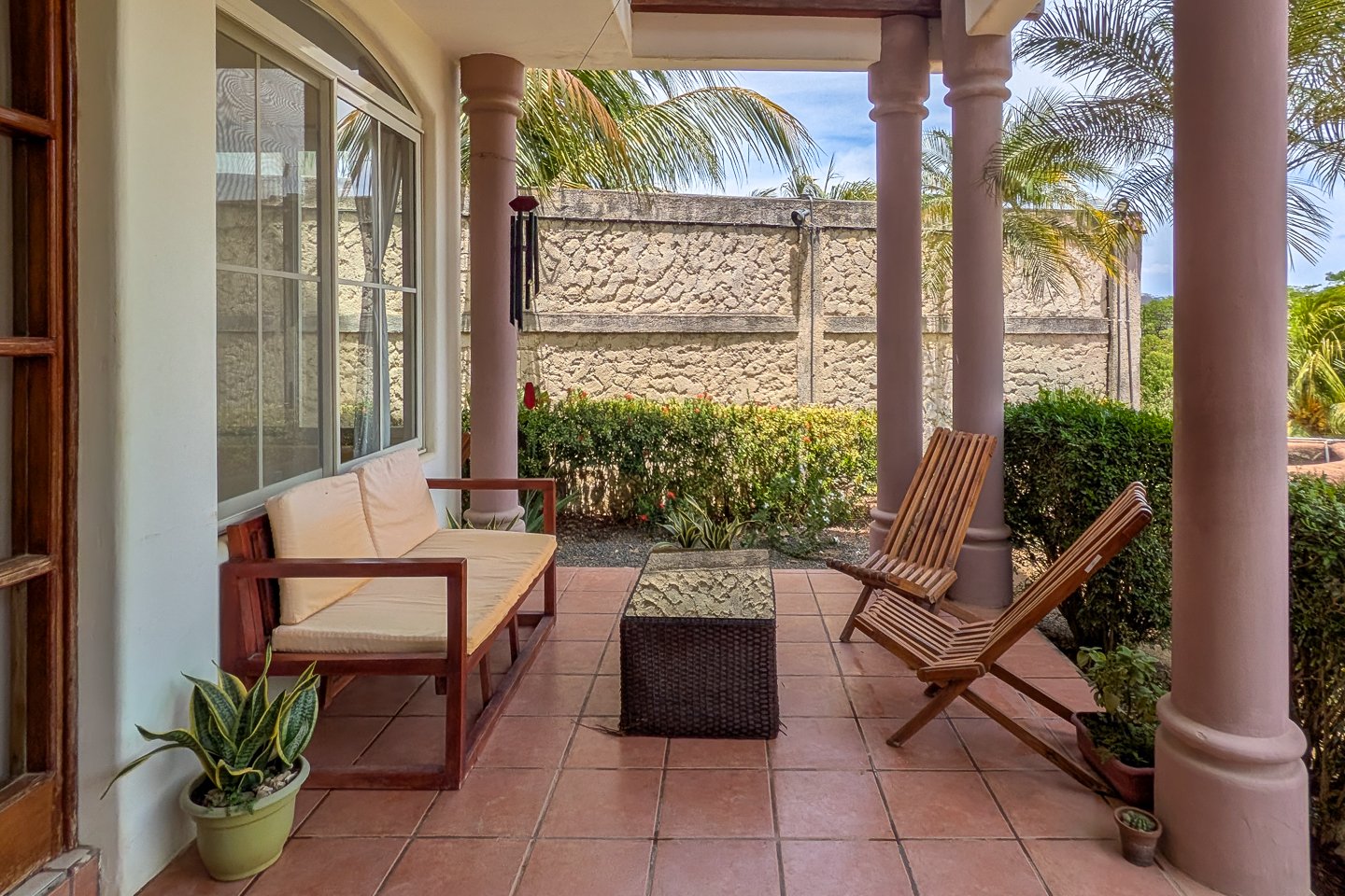 san-juan-del-sur-end-unit-condo-shaded patio