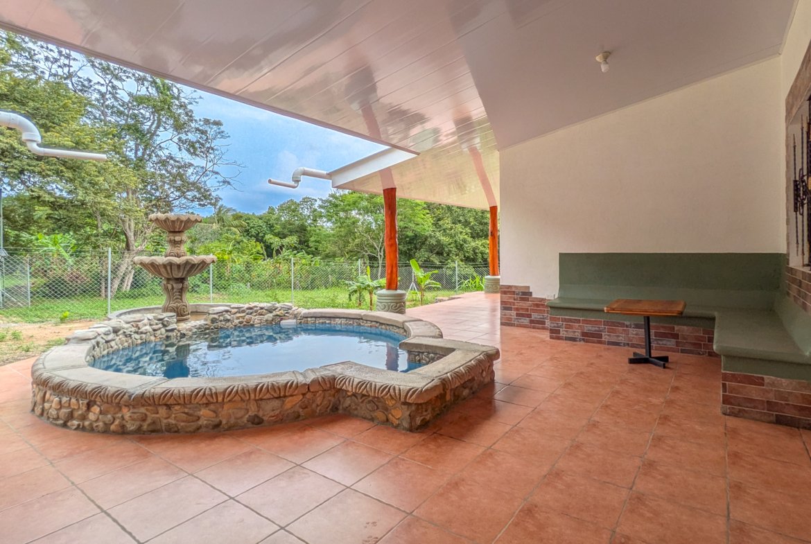 Covered patio overlooking plunge pool