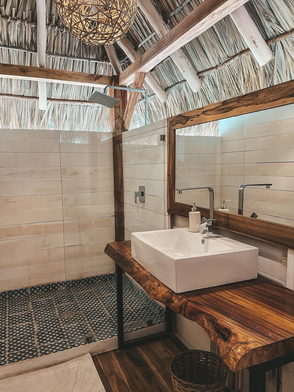 Guest bathroom with tropical design at Monoloko Lodge, Popoyo, Nicaragua