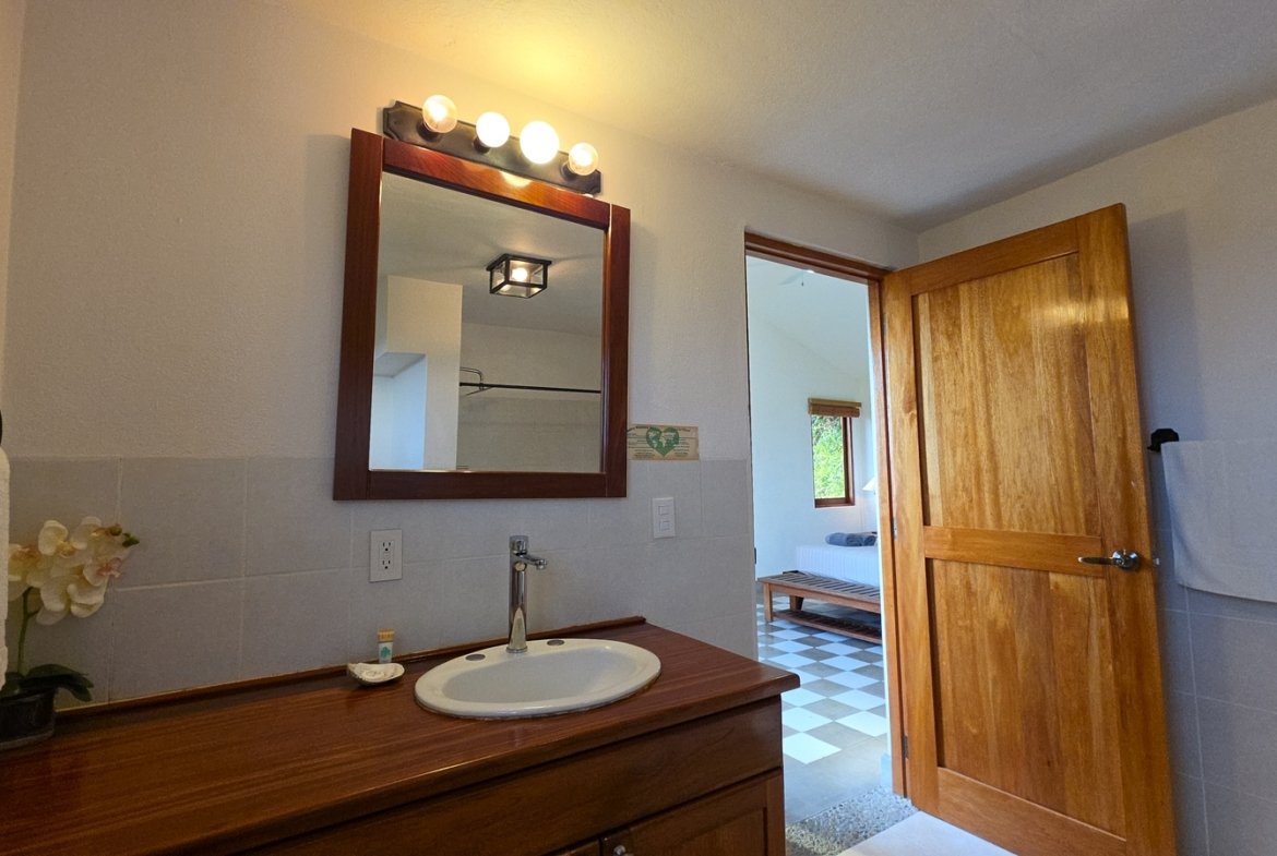 Clean modern bathroom in a home for sale at Villas de Palermo, San Juan del Sur